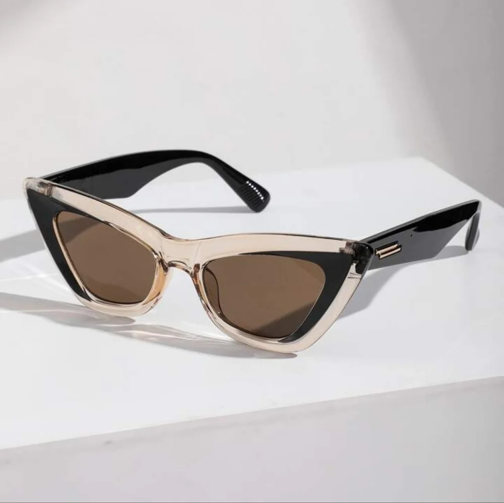 New Jayne Boomerang Cateye Comet Girl Sunnies